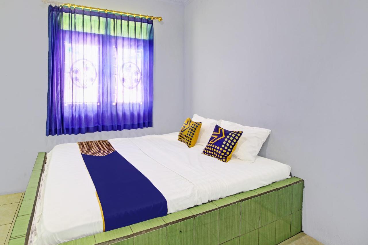Spot On 91694 Hotel Rama Chandra Temanggung Dış mekan fotoğraf